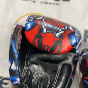 Twins Full Printed Red Black Muay Thai Cowhide Leather Boxing <b>Gloves</b> OEM Sparring Adjustable Strap Closure Muay Thai MMA <b>Gloves</b> - Product Image 2