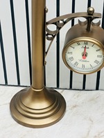 Reloj de Estilo Moderno, de Doble Cara, Hecho a Mano, con Relieve, de Aluminio, Portátil, para Calle, Estación de Tren, Escritorio y Decoración de Repisa