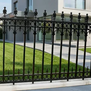 Elegante Valla de Hierro Fundido para Exteriores con Diseño Ornamental y Postes con Forma de Linterna para Uso Residencial - Product Image 3