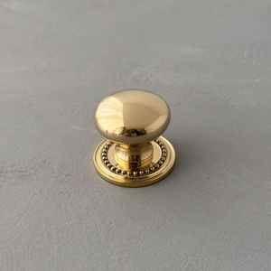 Bouton de meuble en laiton doré poli avec plaque décorative, poignée de tiroir de commode, quincaillerie vintage pour porte de placard - Product Image 2