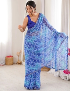 Sari en Georgette KV pour femme, imprimé numérique à la main, teinture Bandhani, avec blouse non cousue (Bleu) - Product Image 4