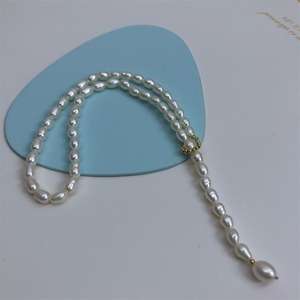 Collier de perles de riz tendance et jeune, perle d'eau douce ajustable avec petite boucle agile - Product Image 4