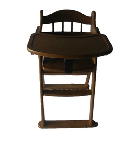 Chaise haute pliable traditionnelle en bois massif avec ceinture de sécurité pour bébé, chambre, salle à manger, école, salon, hôtel et utilisation en extérieur - Product Image 1