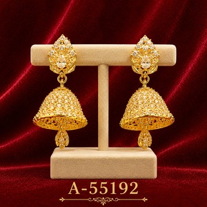 MOLL JEWELLERS Pendientes colgantes florales de cristal con perlas de imitación chapados en oro, joyería de boda para mujer, A-55192 - Product Image 1
