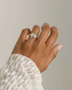 Anillo de compromiso Zenavelle con diamantes cultivados en laboratorio, corte marquesa y pera, estilo Toi et Moi, certificado IGI - Product Image 6