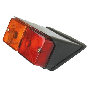 Feu arrière gauche pour tracteur Ford New Holland 81844441 D3NN13405B 3600 4600 5600 6600 - Product Image 1