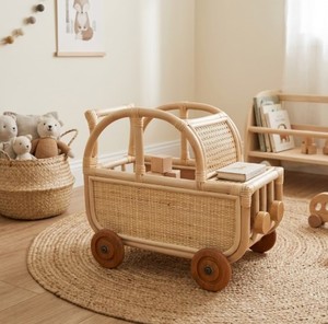 Poussette-chariot en rotin tressé à la main avec roues en bois, poussette jouet en osier faite à la main pour la chambre d'enfant, rangement pour chambre d'enfant - Product Image 4