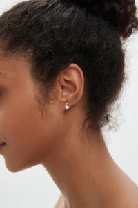 ต่างหูเพชรทรงหัวใจลอยตัว ทอง 14K หรูหรา ประดับเพชรเลี้ยงในห้องปฏิบัติการ ดีไซน์เรียบหรู เหมาะสำหรับผู้หญิง เป็นของขวัญแต่งงาน - Product Image 3