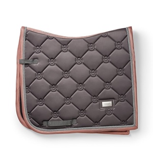 Selle de dressage avec tapis de selle rose poussiéreux assorti, ensemble personnalisé avec matelassage - Product Image 2