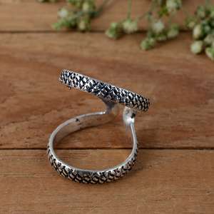 SHYAM JEWELRS Handmade Luxury <b>Adjustable</b> 925 <b>Silver</b> Criss-cross Patterned Finger Splint <b>Ring</b> for Arthritis EDS & Hypermobility - Product Image 3