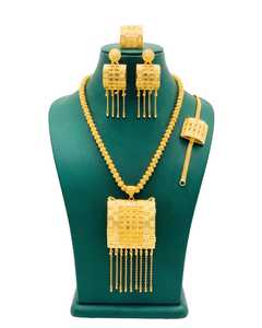 Ensemble de 4 colliers ras-de-cou de luxe faits à la main en cuivre et laiton plaqué or de haute qualité pour femme, idéal pour fiançailles, anniversaire ou comme cadeau de fête - Product Image 2