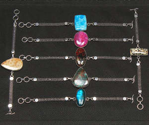 Pulseras de Cadena Hechas a Mano con Cristales Surtidos, Diseño Geométrico de Estilo Bohemio Único, Chapado en Plata sobre Latón de Alta Calidad para Mujer - Product Image 3