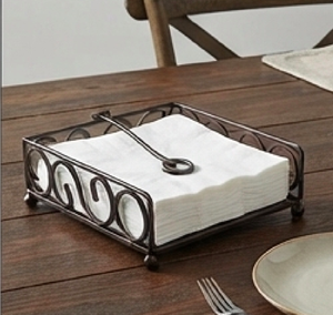 Porte-serviettes en métal avec motif vintage, sur pied, idéal pour une utilisation sur table, à la maison et à l'hôtel - Product Image 4