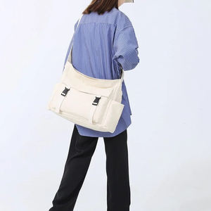 Bolsa de Mensajero de Poliéster Impermeable para Exteriores, Personalizada al por Mayor, con Impresión, Riñonera de Alta Calidad con Logotipo y Tamaño Personalizados - Product Image 4