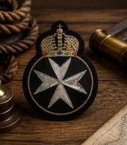 Écusson brodé personnalisé croix argentée avec motif aigle couronné, à coudre en dentelle, badge en tissu avec épingle de sûreté pour vêtement, style circulaire - Product Image 6