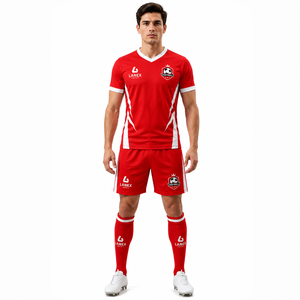 Ensembles d'uniformes de football personnalisés haut de gamme pour clubs et équipes, maillots de football respirants avec shorts et chaussettes assortis avec logos - Product Image 2