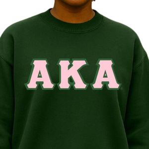 เสื้อสเวตเชิ้ตปักลายทวิลสีเขียวป่าแบบกำหนดเอง ปักตัวอักษรสีชมพู คอกลม ยูนิเซ็กซ์ เสื้อผ้าชมรมกรีก รับผลิตแบบ OEM ODM - Product Image 4