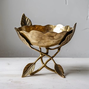 Bol en métal finition miroir avec accents en forme de feuille pour table à manger, restaurant et commandes en gros - Product Image 2