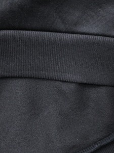 เสื้อฮู้ดดี้ผู้ชายสีดำแบบมินิมอลประดับเพชรเทียม ผ้าฝ้ายฟลีซ 400 GSM ทรงโอเวอร์ไซส์ สตรีทแวร์ มีเชือกผูก OEM รับผลิตแบรนด์ส่วนตัว - Product Image 5