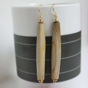 Boucles d'oreilles pendantes écologiques en corne de bœuf et de buffle naturelles, style animalier, bijoux bohèmes, cadeau pour elle - Product Image 1