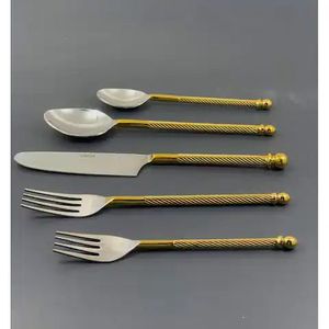 Ensemble de couverts en acier inoxydable de qualité supérieure, ustensiles métalliques durables et polis pour restaurants, hôtels, services de traiteur et cuisines domestiques - Product Image 3