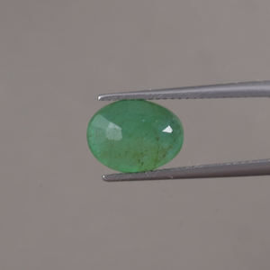 มรกตธรรมชาติ รับรองโดยผู้เชี่ยวชาญ ขายส่งแบบเม็ดเดี่ยว น้ำหนัก 3.38 กะรัต รูปทรงวงรี 11.5x8.5 มม. สีเขียวพรีเมียม ขัดเงา/เคลือบน้ำมัน - Product Image 3