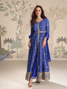 Vestido de Fiesta de Diseño en Seda Chinon Azul con Bordado y Estampado Digital, Estilo Anarkali con Falda - Product Image 2