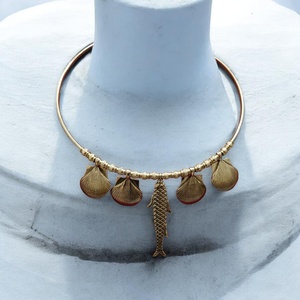 Nouveauté : Collier ras-du-cou plaqué or pour femme, motif coquillage et poisson, artisanat Rawat, bijoux tendance pour la plage - Product Image 1