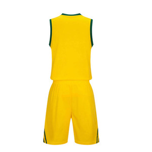 Conjunto de Uniforme de Baloncesto Sublimado Personalizado, Camiseta sin Mangas Amarilla y Verde con Pantalones Cortos, Ajuste Regular, Ropa Deportiva para Adultos - Product Image 3