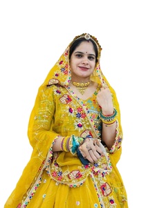 Lehenga Choli de Moda con Estilo Cultural Rajastaní para Bodas de Invierno, con Trabajo de Hilo y Lentejuelas de Piel Sintética, Personalizable - Product Image 1