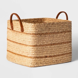 High Quality Durable Water Hyacinth Storage <b>Basket</b> With Faux Leather Handles Eco-Friendly <b>Woven</b> <b>Laundry</b> <b>Baskets</b> For Living Room - Product Image 2