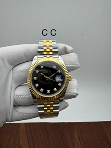 Reloj de Alta Calidad con Bisel Acanalado Dorado de Dos Tonos, Esfera Negra, Ventana de Fecha, Movimiento ETA, Estilo Hip Hop Automático - Product Image 2