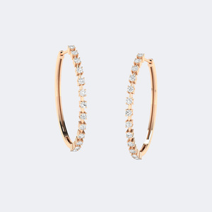 Boucles d'oreilles créoles larges serties de diamants ronds 1,70 carat au total - Product Image 6