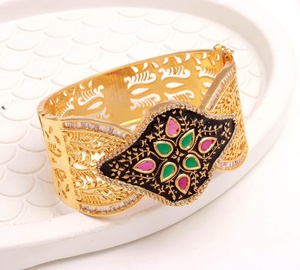 Brazalete Meenakari con Rubí y Esmeralda, Chapado en Oro de 22K, Brazalete Tradicional Indio, Joyería Nupcial para Novia, Regalo para Ella - Product Image 3