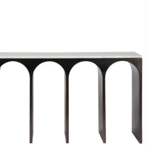 Mesa de Sofá Moderna Escultural con Estructura de Hierro y Superficie Blanca, Pieza Decorativa Contemporánea para Sala de Estar - Product Image 1