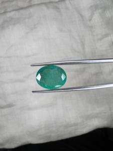 Pierre précieuse naturelle verte d'origine zambienne, taille poire, 4,61 carats, pour bijoux de luxe par Jai Narayan Gems - Product Image 2