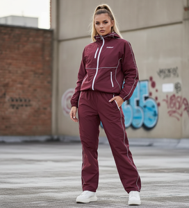 Conjunto deportivo de dos piezas para hombre, hecho a medida, ecológico, informal, de nailon sólido, con cremallera, cortavientos y pantalones cortos, reflectante con ribetes. - Product Image 4