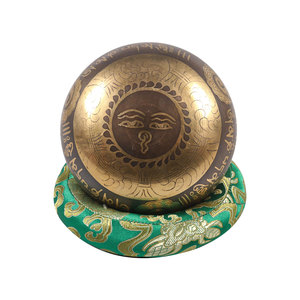 Cuenco Tibetano Cantador Hecho a Mano en Nepal - Símbolo OM Perfecto para Meditación, Relajación, Alivio del Estrés y Sanación con Sonido - Product Image 2