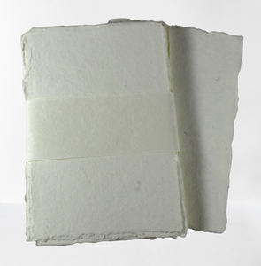 Articles scolaires pour étudiants : Papiers de qualité supérieure en coton, 10 feuilles de papier à lettres A4 + 5 enveloppes, conditionnés en ensemble dans une dossier. - Product Image 3