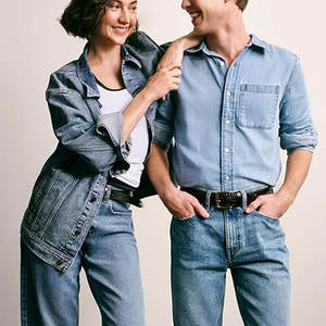 Chemise en jean classique pour homme, coupe droite, pour un usage décontracté, manches longues, style boutonné avec poche poitrine et détails à double couture - Product Image 6