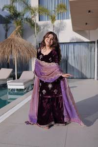 Ensemble Kurti en coton velours glacé de qualité supérieure, sans plis, toutes saisons, pour les occasions de fête, les festivals, les mariages, les occasions décontractées - Product Image 5