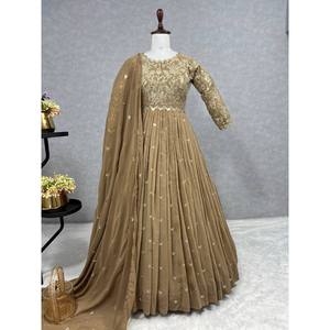ชุดเดรส Anarkali ไซส์ XL สวยงาม พร้อมผ้าคลุมไหล่ สำหรับงานปาร์ตี้ - Product Image 1