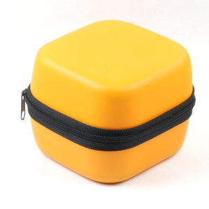 Estuche para Reloj Amarillo con Interior Negro y Cierre de Cremallera, Estuche de EVA - Product Image 2