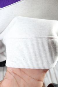 Sudadera TCU ASH GREY con cuello alto, 100% PURPLE, con apliques bordados, cuello ancho, hilos finos. - Product Image 6