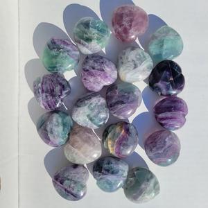 Cœur en fluorite arc-en-ciel naturelle Chakralume, pierre de guérison polie, Reiki, méditation, énergie, décoration, Inde, vente en gros - Product Image 2