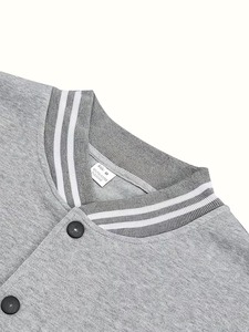 Chaqueta Varsity de Béisbol Personalizada Premium para Hombre, Gris, 100% Algodón, Transpirable, Ecológica, de Felpa, Estilo Urbano, para Verano - Product Image 3