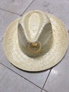 Chapeau unisexe en feuille de palmier fait à la main Chapeau d'herbe de paille naturelle pour le voyage - Product Image 4