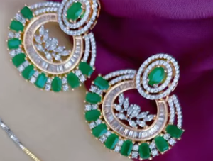 Hermoso diseño, conjunto de colgantes con acabado dorado con pendientes para mujeres y niñas, colecciones de ropa de boda para fiestas - Product Image 2