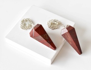 ลูกตุ้มคริสตัลแจสเปอร์สีแดงคุณภาพเยี่ยมรุ่นล่าสุด ลูกตุ้มขัดเงาสำหรับการทำดาวซิง การบำบัด ของขวัญแห่งความรัก การปรับสมดุลจักระ - Product Image 3