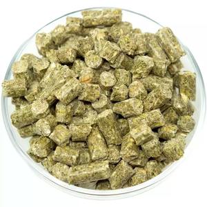 Cubos de Alfalfa, Pellets de Alfalfa de Primera Calidad para Alimentación Animal - Product Image 1